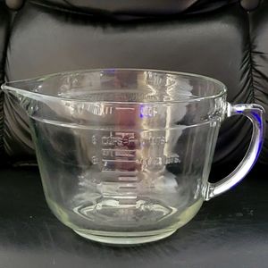 Anchor hocking Vintage batter bowl 8 cup measuring cup